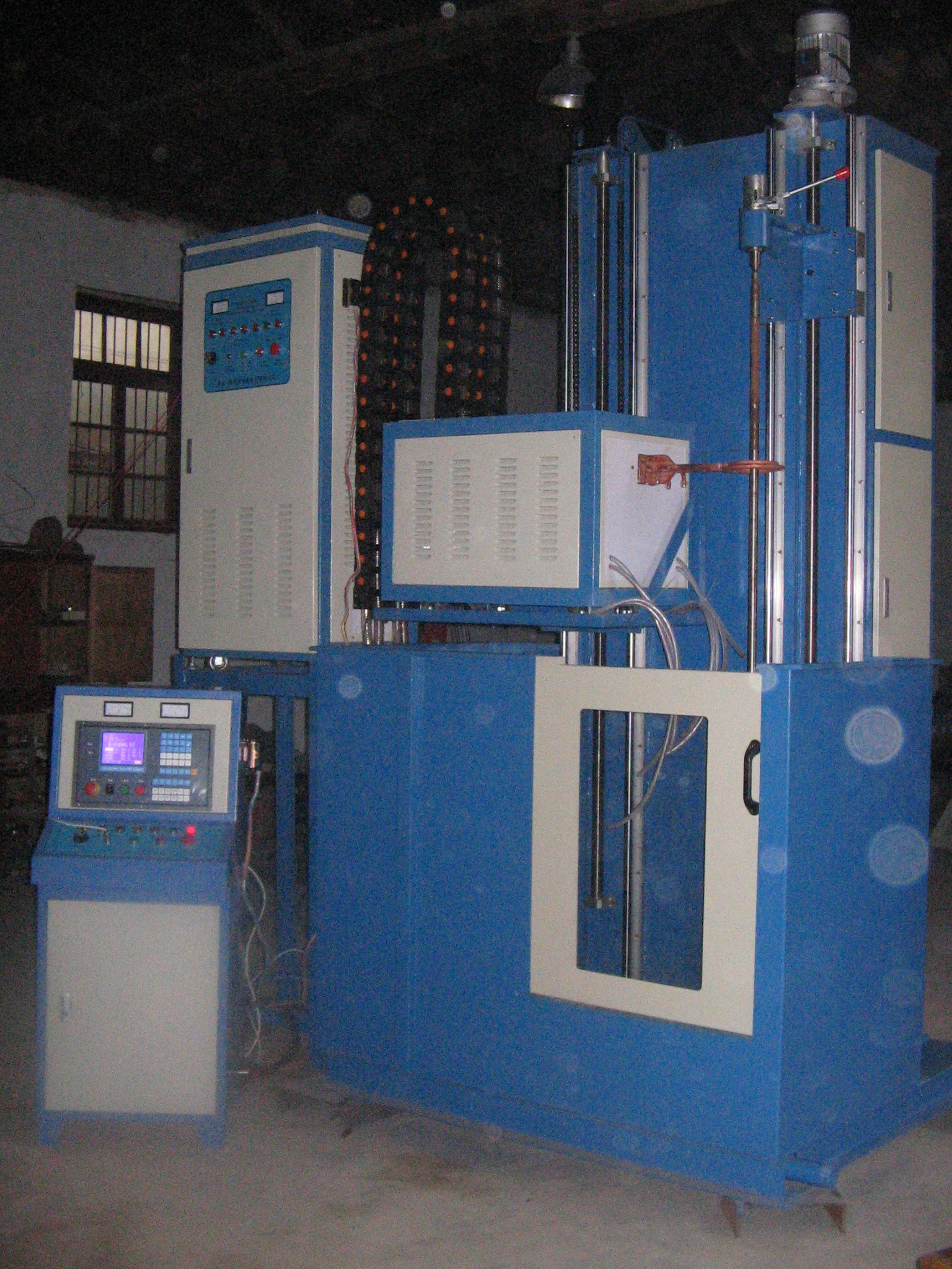 2米數(shù)控淬火機(jī)床